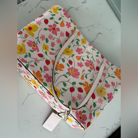 KATE SPADE Perfect Strawberry Garden Large Tote Floral - Picture 8 of 10